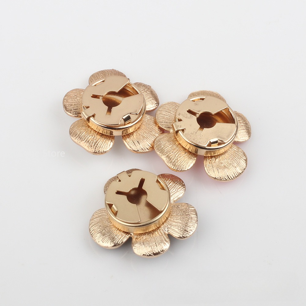 1pc Pearl Camellia Button Cove - Women Formal Wear Shirts 评论和价格
