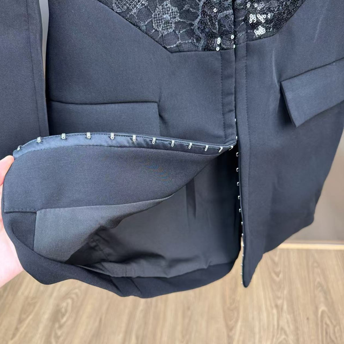 KT Elegant Lace Sequin Blazer  - Women Formal Wear Blazers 评论和价格
